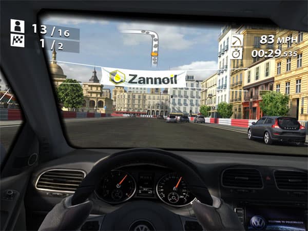 Скриншот игры Real Racing 2 на The New iPad