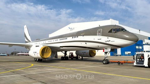 Ту-214