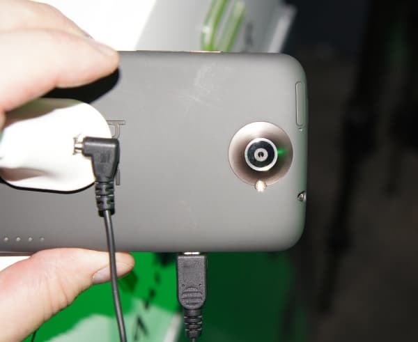 Презентация смартфонов HTC One