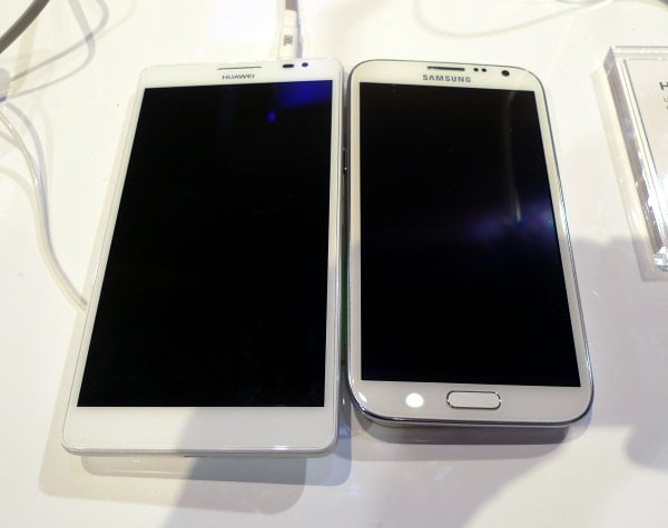 Мобильные новинки CES 2013