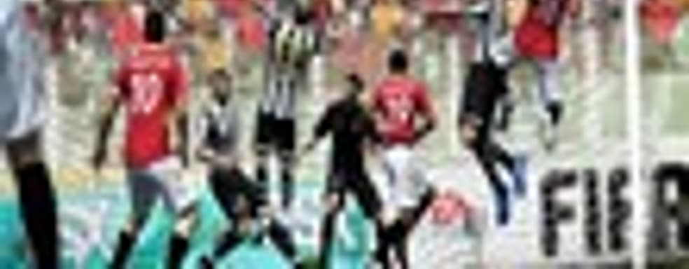 FIFA 12 остается лидером в британском чарте