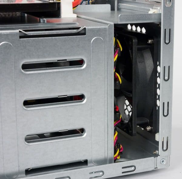 Конструкция Thecus W4000+ Конструкция Thecus W4000+