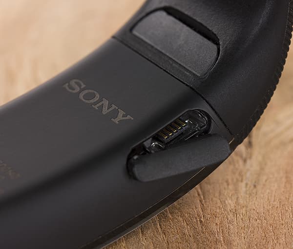 Умный браслет Sony SmartBand Talk SWR30 Умный браслет Sony SmartBand Talk SWR30
