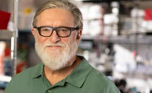 Gabe Newell ha perdido peso: el jefe de Valve se presenta con una nueva imagen y deleita a los fans