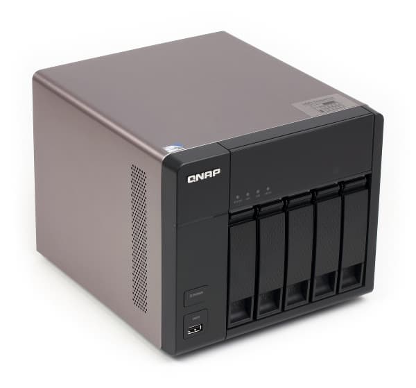 Внешний вид QNAP TS-569L