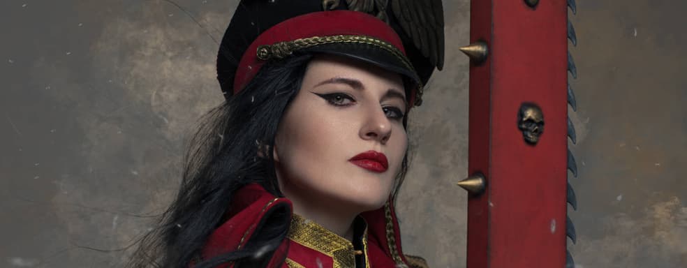 Расстрел или смерть за Императора: фанатка воплотила образ Комиссара из Warhammer 40,000