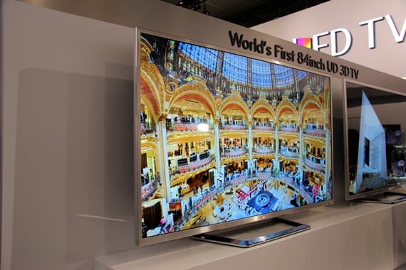 новый телевизор LG UD 84LM9600