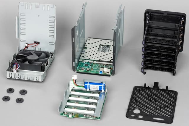 Конструкция накопителя Drobo 5D