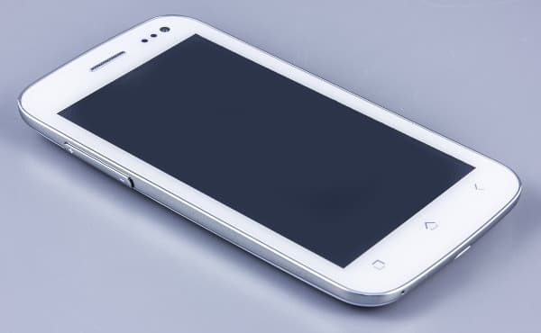 Внешний вид Fly IQ450 Quattro Horizon 2 Внешний вид Fly IQ450 Quattro Horizon 2