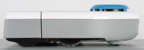 Neato Botvac 85, вид слева Neato Botvac 85, вид слева