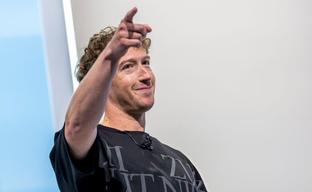 Цукерберг бросает перчатку Siri и Alexa. Кто победит в гонке ИИ?