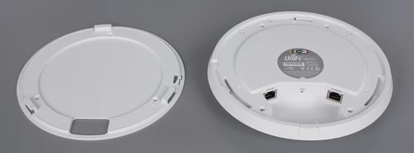 Внешний вид точки доступа Ubiquiti UniFi AP Pro Внешний вид точки доступа Ubiquiti UniFi AP Pro