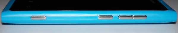 Nokia Lumia 800, клавиши боковой грани