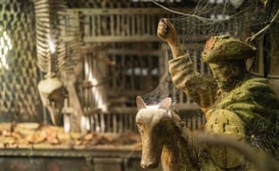 Новые кадры экранизации Uncharted – загадочная статуя, крест и другое