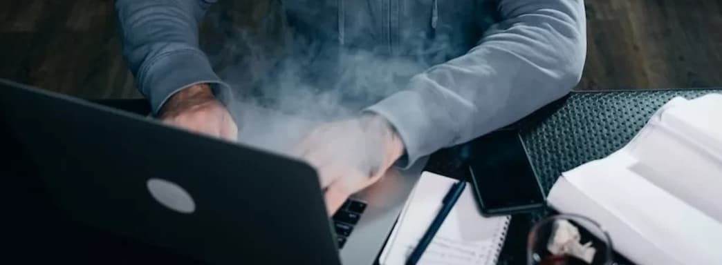 Мужчина продавал консоли, которых у него не было