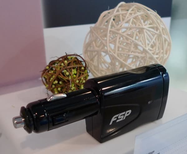 Технически интересный адаптер питания для работы ноутбука от гнезда прикуривателя автомобиля выходной мощностью 95 Вт