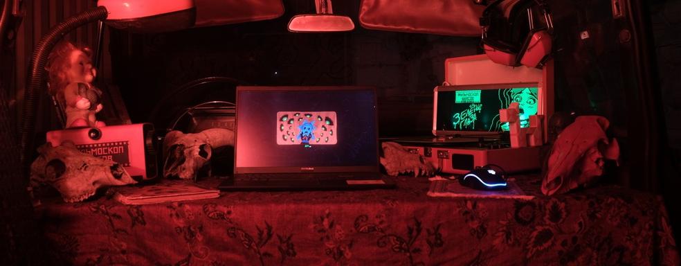 Закрывшийся в старом москвиче разработчик выпустил трейлер «Фильмоскопа Ужасов: Зеленые Глаза»