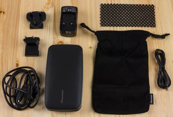 Комплектация колонки Pioneer FreeMe XW-LF1