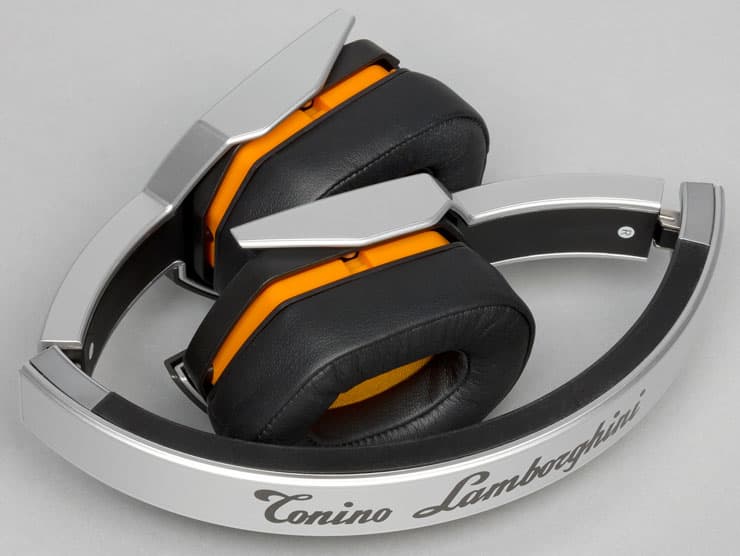Сложенное состояние наушников Tonino Lamborghini Spectrum One