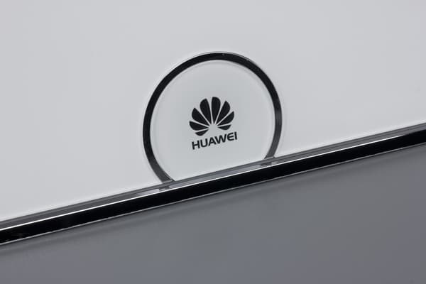 Внешний вид Huawei WS880 Внешний вид Huawei WS880