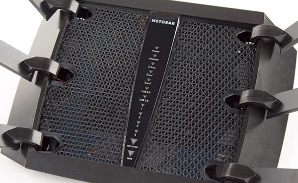 Внешний вид Netgear R8000 Внешний вид Netgear R8000