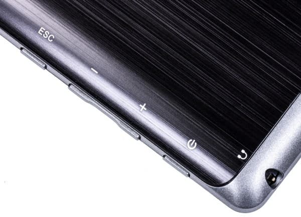 Дизайн планшета Ritmix RMD-758