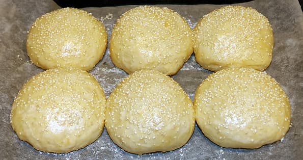 Кухонный комбайн (планетарный миксер) Clatronic KM 3630