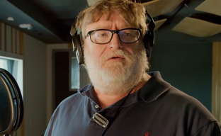 Фанат CS GO написал Гейбу Ньюэллу благодарственное письмо. Глава Valve прислал ему комплект подарков