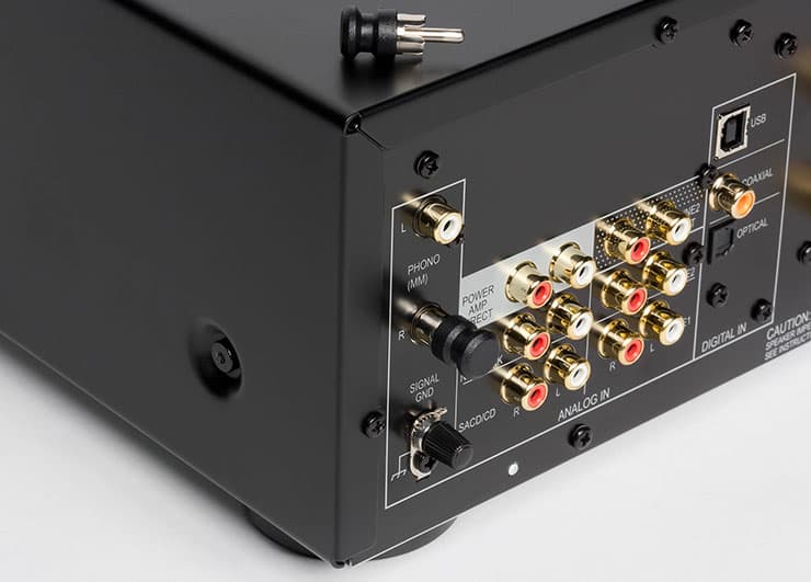 Интегральный усилитель Pioneer A-50DA класса D со встроенным ЦАП