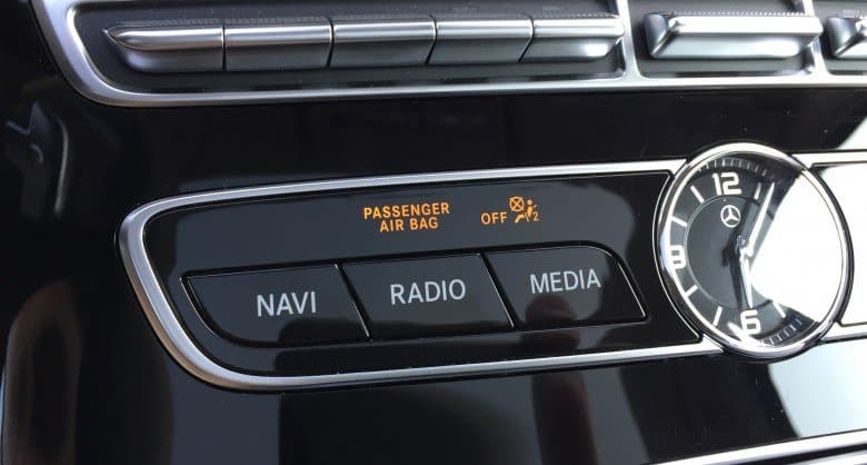 Индикация статуса подушек безопасности