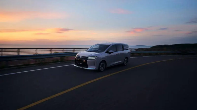 Wuling Xingguang 730