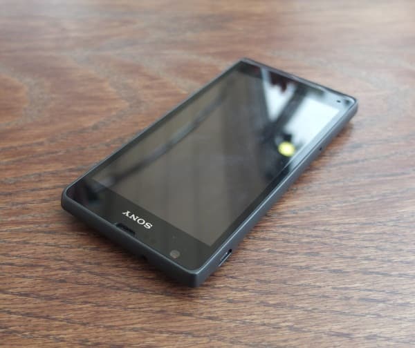 Cмартфоны Xperia SP и Xperia L