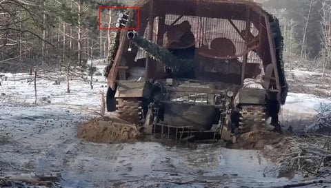 Танк Т-72Б3 с гранатомётами 902Б на внешней решётке «мангала»