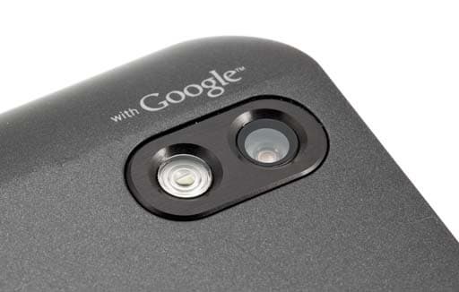 Обзор LG Optimus Black. Объектив камеры и вспышка Обзор LG Optimus Black. Объектив камеры и вспышка