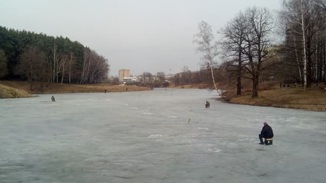 Обзор IRU M5302 Gzhel. Демонстрационный снимок