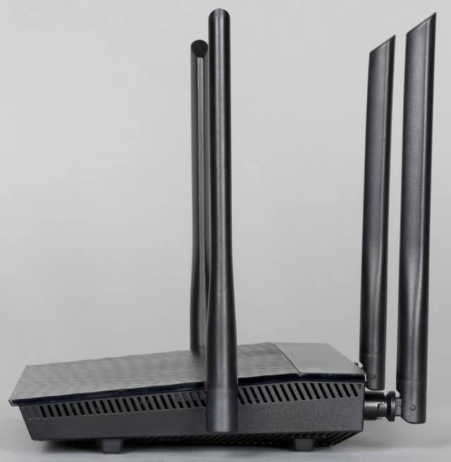 Внешний вид Asus RT-AC1200G+