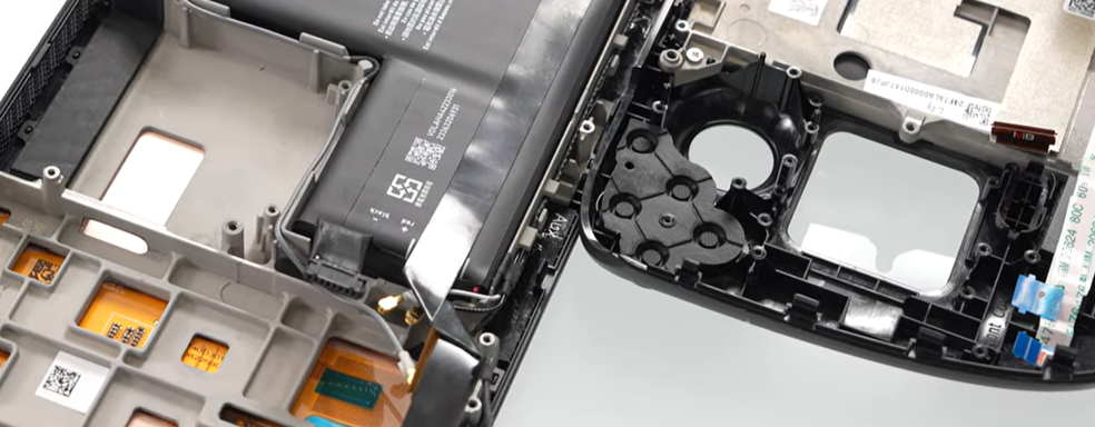 У нового Steam Deck OLED изменился не только экран. Специалист провёл вскрытие устройства и показал различия