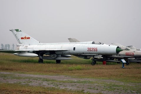 Китайский самолет J-8