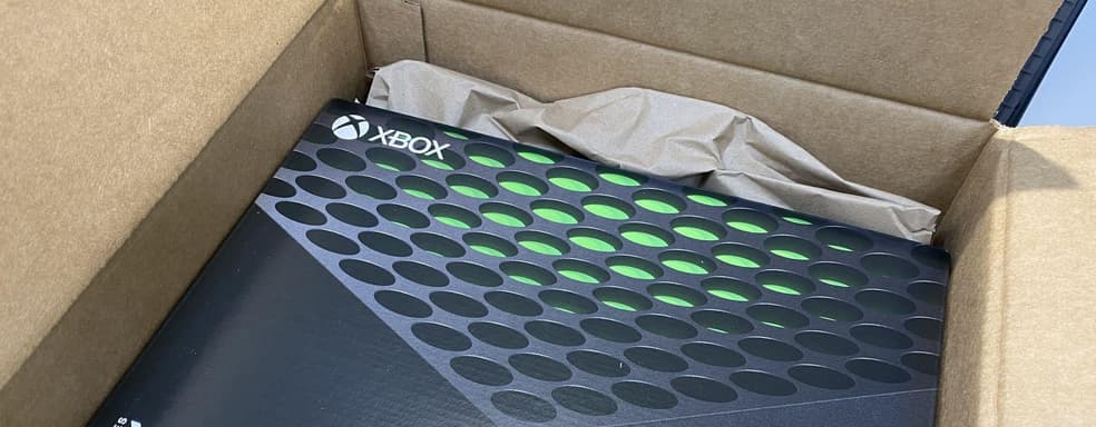 Фотографии распаковки Xbox Series X. Знакомимся с содержимым коробки