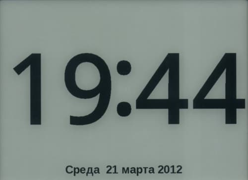 PocketBook Touch — вид спереди