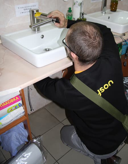 Сушилка для рук Dyson Airblade Tap AB09. Установка Сушилка для рук Dyson Airblade Tap AB09. Установка