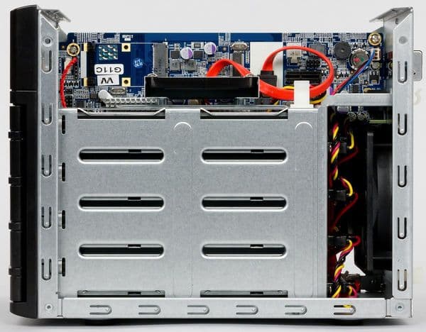 Конструкция Thecus W4000+ Конструкция Thecus W4000+