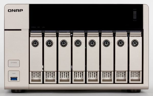 Внешний вид QNAP TVS-863+