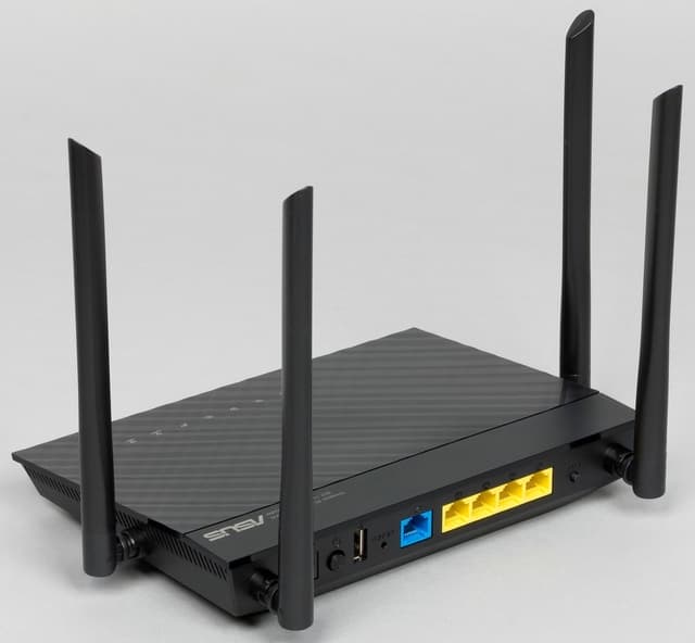 Внешний вид Asus RT-AC1200G+