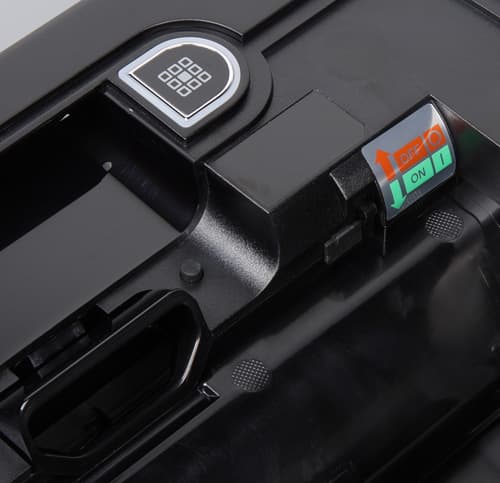 Neato Botvac Connected, выключатель питания Neato Botvac Connected, выключатель питания