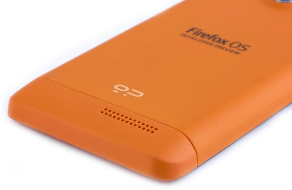 Нижняя сторона смартфона Geeksphone Keon Нижняя сторона смартфона Geeksphone Keon