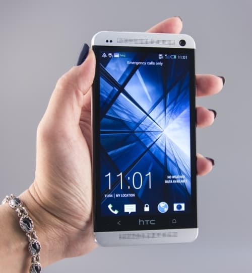 Обзор смартфона HTC One