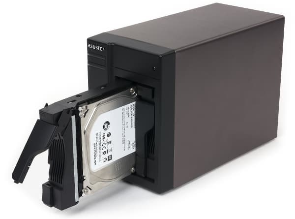 Установка винчестеров в Asustor AS-302T