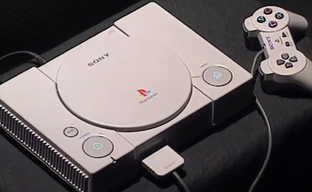 Легендарная PlayStation 1 обогнала PS5 с SSD. Блогер устроил гонку консолей Sony и проверил, какая быстрее прогрузит стартовый экран