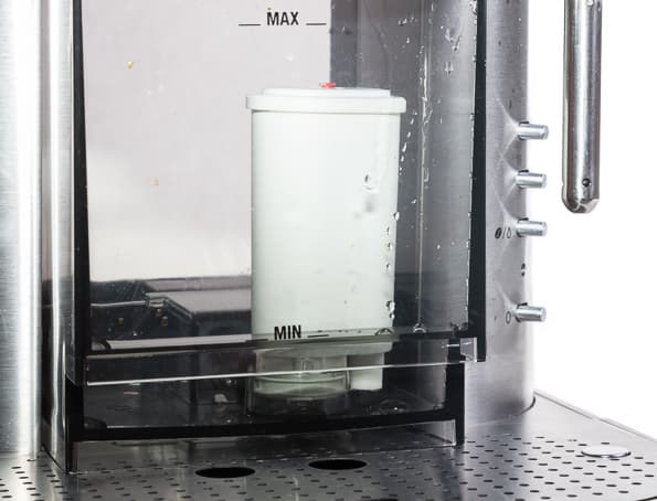 кофеварки-эспрессо Rommelsbacher EKS 2000 и DeLonghi EC680, и кофемашина Philips Saeco Xsmall HD8745